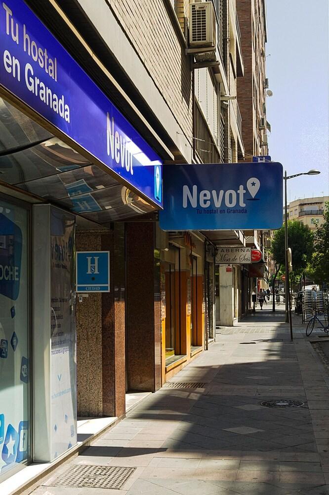 Hostal Nevot Granada Exterior photo